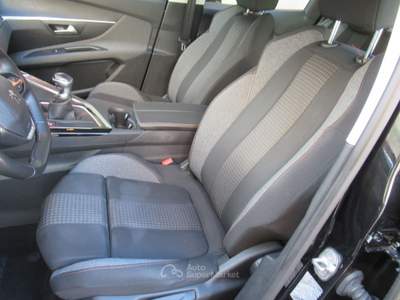 Peugeot 3008 S&S Business Nero usata Striano