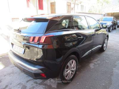 Peugeot 3008 S&S Business Nero usata Striano