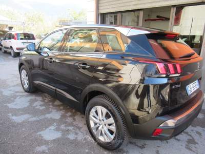Peugeot 3008 S&S Business Nero usata Striano