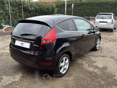 Ford Fiesta Ikon 1.4 TDCi 70CV 3 porte Nero usata Ravenna