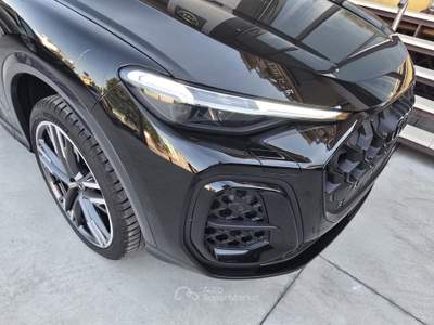Audi Q5 204 CV quattro S tronic Identity Black Nero usata Brusciano