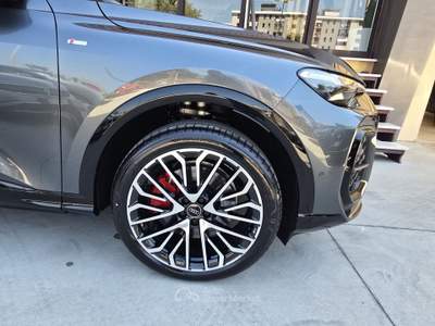 Audi Q5 204 CV quattro S tronic Identity Black Grigio usata Brusciano