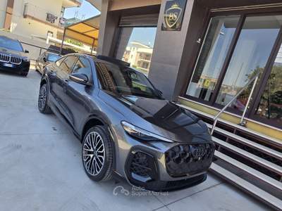 Audi Q5 204 CV quattro S tronic Identity Black Grigio usata Brusciano
