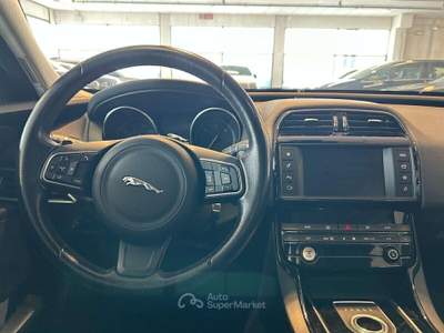 Jaguar XE PURE 2.0 D Turbo 180 CV aut. Nero usata Bagnaria Arsa