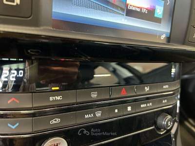 Jaguar XE PURE 2.0 D Turbo 180 CV aut. Nero usata Bagnaria Arsa
