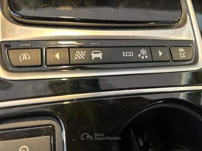 Jaguar XE PURE 2.0 D Turbo 180 CV aut. Nero usata Bagnaria Arsa