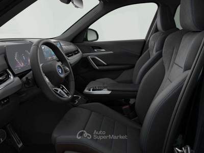BMW iX1 iX1 edrive 20 MSport Verde usata Brescia