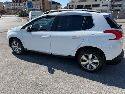 Peugeot 2008 ALLURE 1.6e-HDi 92CV S&S Bianco usata giugliano in campania