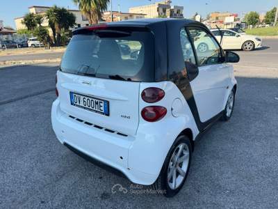 Smart ForTwo 1.0BENZINA 52KW MHD COUPE’ PASSION Bianco usata giugliano in campania