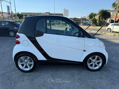 Smart ForTwo 1.0BENZINA 52KW MHD COUPE’ PASSION Bianco usata giugliano in campania
