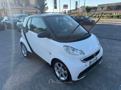 Smart ForTwo 1.0BENZINA 52KW MHD COUPE’ PASSION Bianco usata giugliano in campania