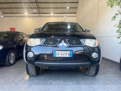 Mitsubishi L200 MITSUBISHI L200 2.5 4X4 136CV DOUBLE CAB INTENSE+HARDTOP Nero usata GROSSETO