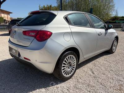 Alfa Romeo Giulietta Business Argento usata MARINO