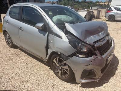 Peugeot 108 Gpl sinistrata Grigio usata MARINO