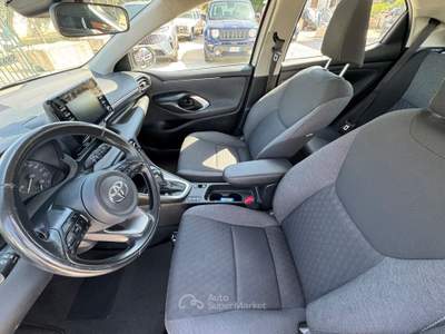 Toyota Yaris 5 porte Business Bianco usata MARINO