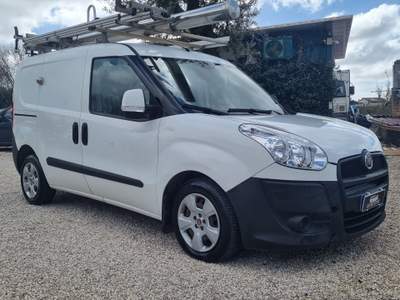 Fiat Doblò Doblo 1.6 MJT 105cv Allestimento interno esterno Bianco usata MARINO Fiat Doblò Doblo 1.6 MJT 105cv Allestimento interno esterno Bianco usata MARINO