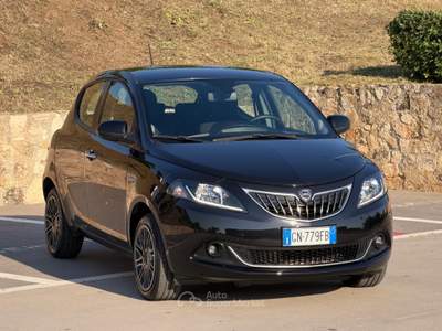 Lancia Ypsilon HYBRID GOLD+NAVI+SENSORI+5POSTI+LED Nero usata Civitavecchia