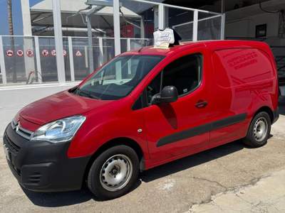 Citroen Berlingo OTTIMO STATO Rosso usata Parabita