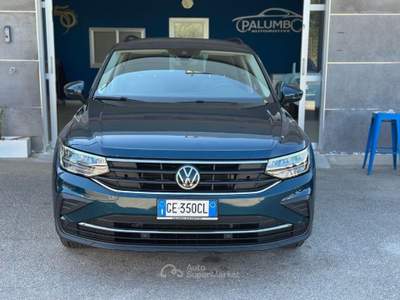 Volkswagen Tiguan 2.0 TDI SCR Life Blu/Azzurro usata Pignataro Maggiore