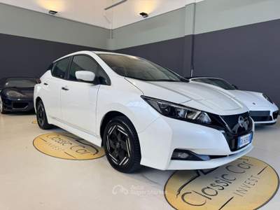 Nissan Leaf Acenta 40 kWh / TELECAMERA / CERCHI 16'' Bianco usata Medesano