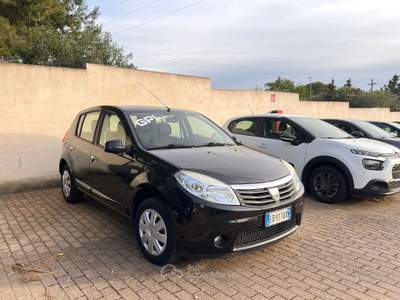 Dacia Sandero DACIA SANDERO 1.4 GPL Nero usata Sannicola