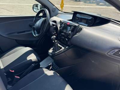 Lancia Ypsilon OTTIMO STATO Bianco usata Parabita