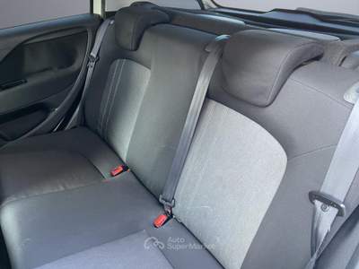 Fiat Punto 1.2 69 Cv *Neopatentati *Bracciolo *Radio Bianco usata Biassono