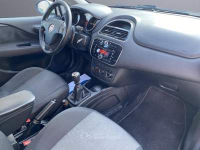 Fiat Punto 1.2 69 Cv *Neopatentati *Bracciolo *Radio Bianco usata Biassono