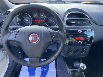 Fiat Punto 1.2 69 Cv *Neopatentati *Bracciolo *Radio Bianco usata Biassono