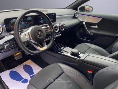 Mercedes-Benz Classe A D Premium *Night edition *Neopatentati *Cerchi da 19 Amg Bianco usata Biassono