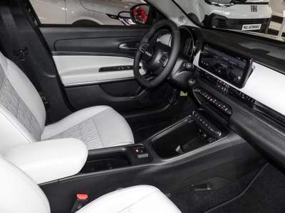 Fiat 600 LA PRIMA Hybrid DCT Navi PELLE+Massage Sitz+FULL-LED NUOVA!! Blu/Azzurro usata Roma