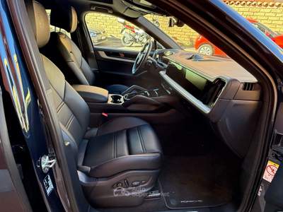 Porsche Cayenne Coupe' Hybrid 22" DISPLAY PASSEG tetto IVA Blu/Azzurro usata Roma