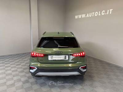 Audi A3 allstreet 2.0 tdi Identity Contrast 150cv s-tronic Verde usata Monza