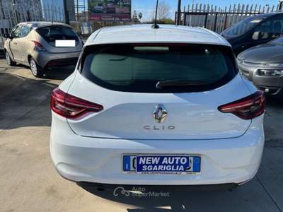 Renault Clio Blue dCi 100 CV 5 porte Business Bianco usata Qualiano