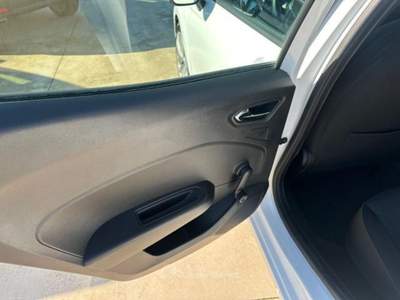 Renault Clio Blue dCi 100 CV 5 porte Business Bianco usata Qualiano