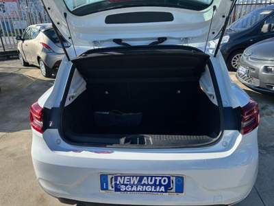 Renault Clio Blue dCi 100 CV 5 porte Business Bianco usata Qualiano