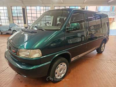 Volkswagen Transporter T4 ASI CV102 TDI Carav. highline Verde usata MILANO