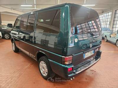 Volkswagen Transporter T4 ASI CV102 TDI Carav. highline Verde usata MILANO