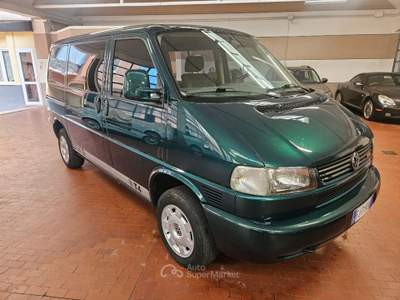 Volkswagen Transporter T4 ASI CV102 TDI Carav. highline Verde usata MILANO