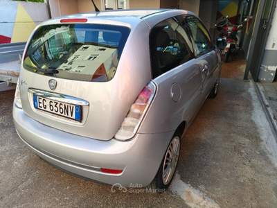 Lancia Ypsilon 1.2 69 CV Elle EURO 5 NEOPATENTATI Argento usata MILANO