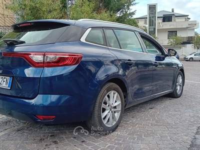 Renault Mégane Renault Megane IV Sporter 1.5 dci 110cv Blu/Azzurro usata Taurano