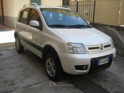 Fiat Panda 1.3 MJET 16V 4X4 GLAM Bianco usata Albissola Marina