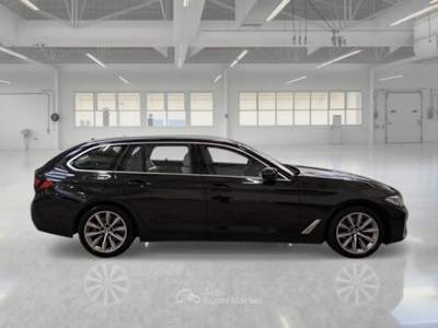 BMW Serie 5 520d d 48V xDrive Touring Luxury Nero usata Oderzo