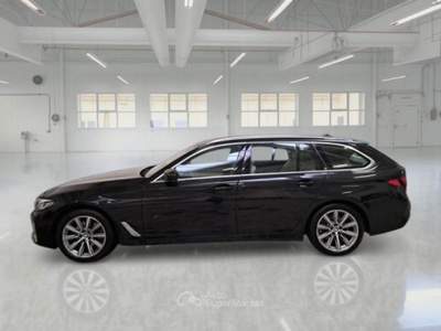 BMW Serie 5 520d d 48V xDrive Touring Luxury Nero usata Oderzo