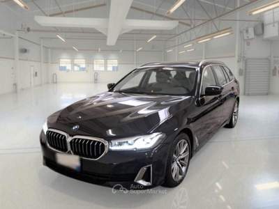 BMW Serie 5 520d d 48V xDrive Touring Luxury Nero usata Oderzo