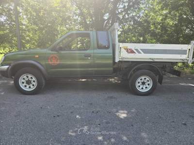 Nissan Navara King Cab con Cassone ribaltabile Verde usata Castiglione Torinese