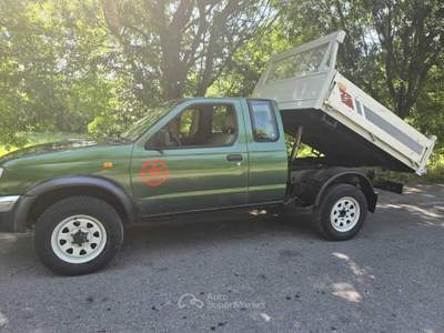Nissan Navara King Cab con Cassone ribaltabile Verde usata Castiglione Torinese