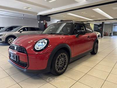 MINI Cooper Favoured+PACKAGE "M"+TETTO APRIBILE Rosso usata Arsago Seprio MINI Cooper Favoured+PACKAGE "M"+TETTO APRIBILE Rosso usata Arsago Seprio