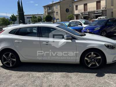 Volvo V40 VOLVO V40 D2 R-design Kinetic Bianco usata Foligno