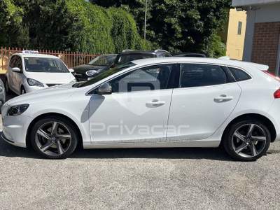 Volvo V40 VOLVO V40 D2 R-design Kinetic Bianco usata Foligno